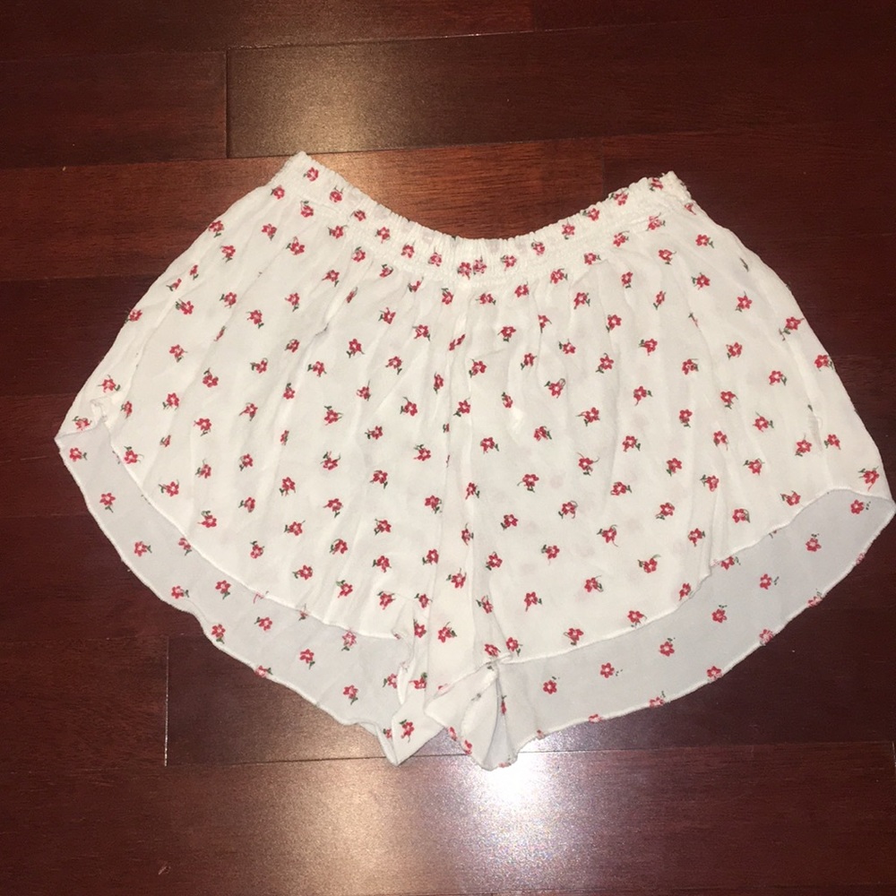 Cute white flower bottoms🌹